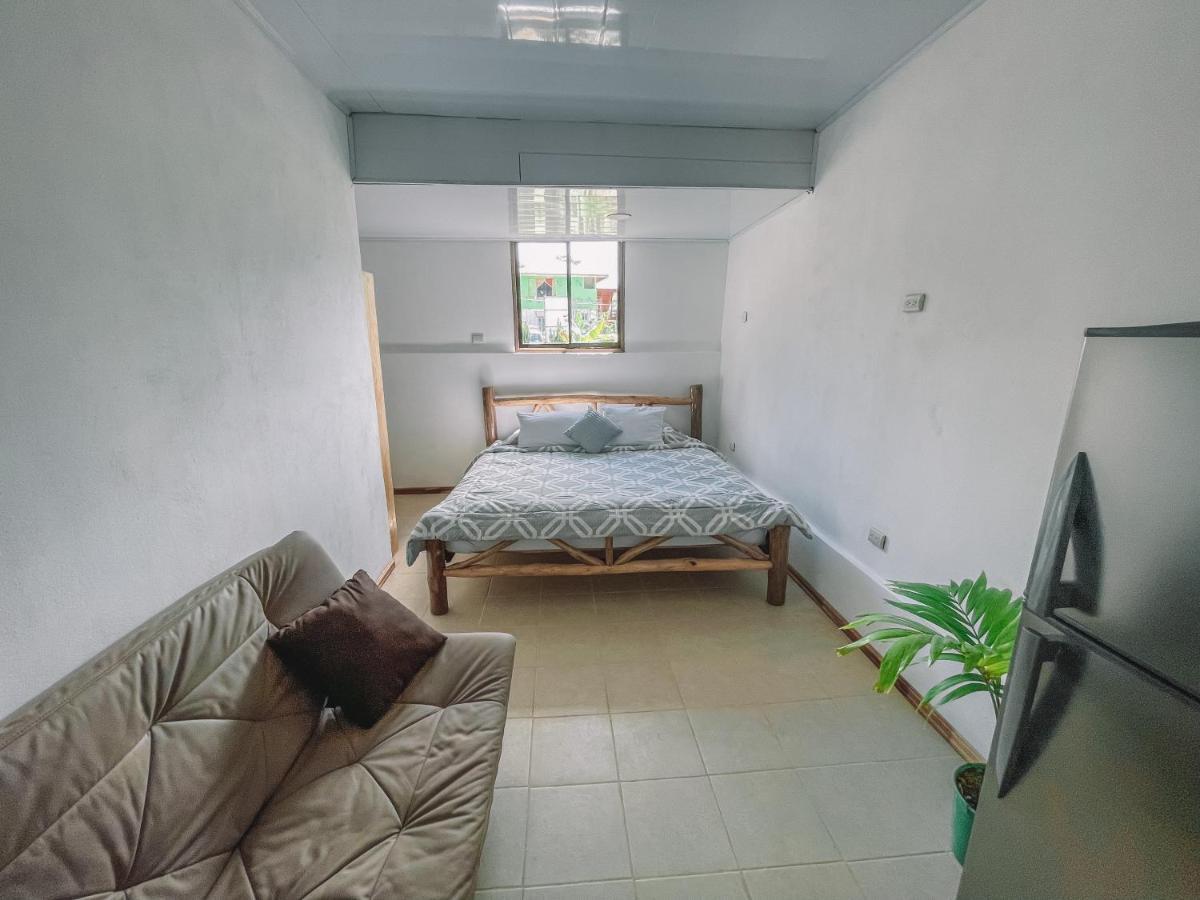 El Gato Rojas Surf Hostel Playa Santa Teresa  Экстерьер фото