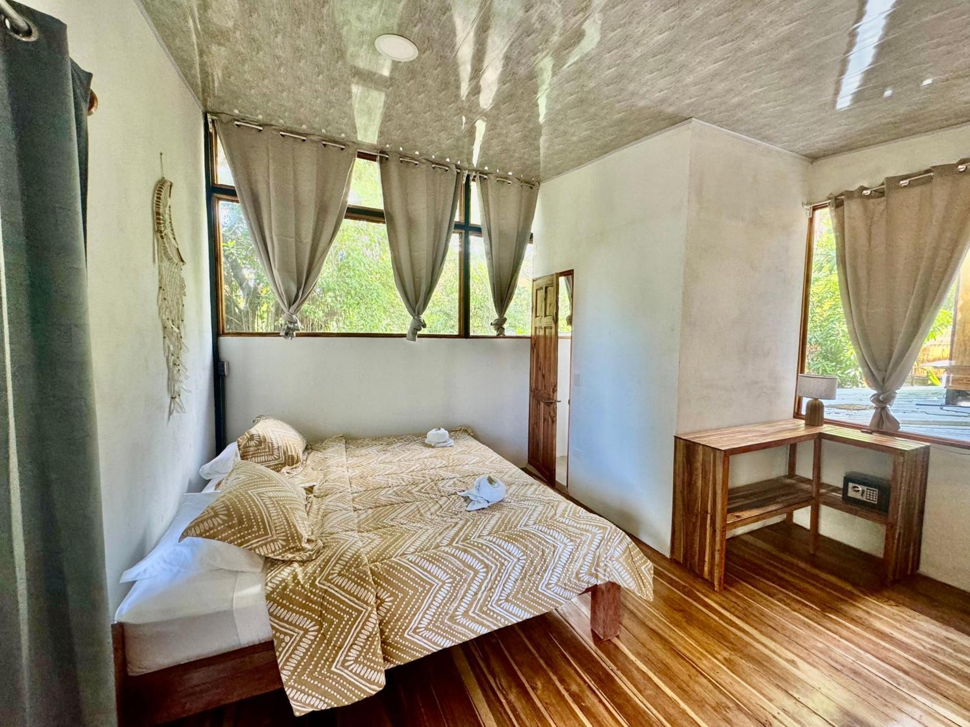 El Gato Rojas Surf Hostel Playa Santa Teresa  Экстерьер фото